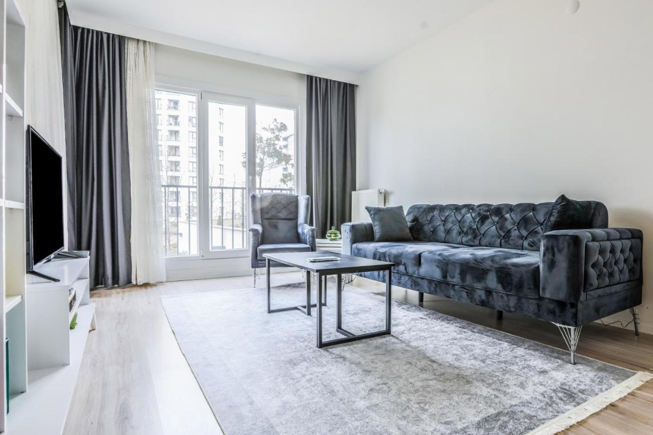 Modern Flat With Balcony In Tuzla Appartamento *